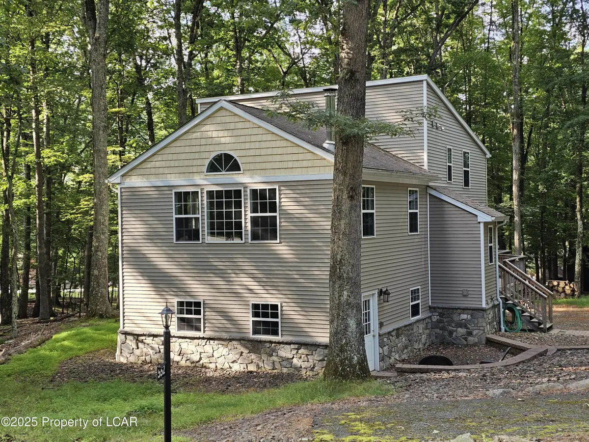 552 S Huron Circle, Hazleton in Hazleton