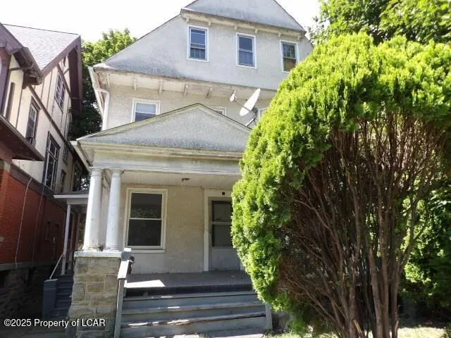 807 Monroe Avenue, Scranton in Scranton