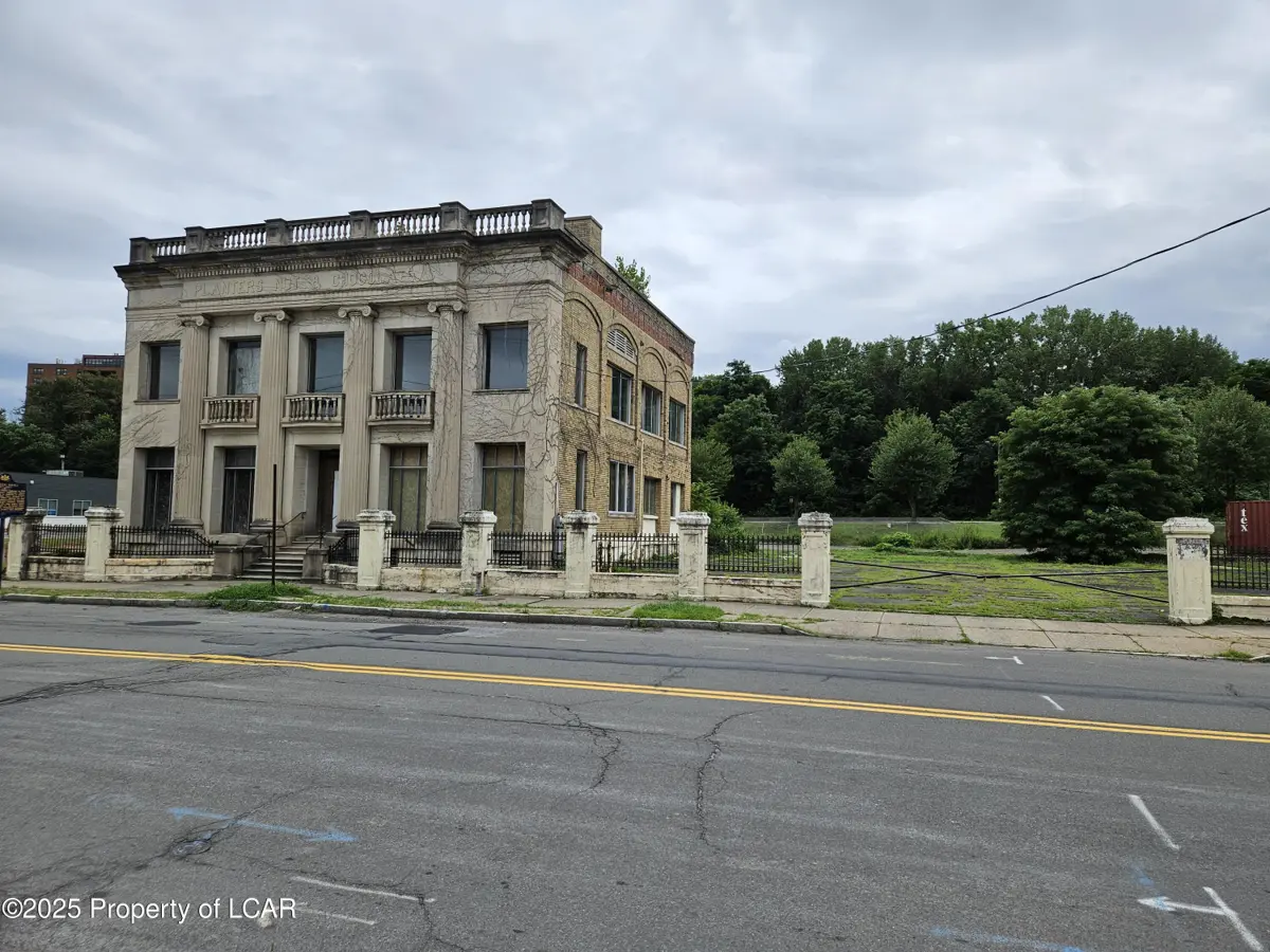 621 S Main Street, Wilkes-Barre