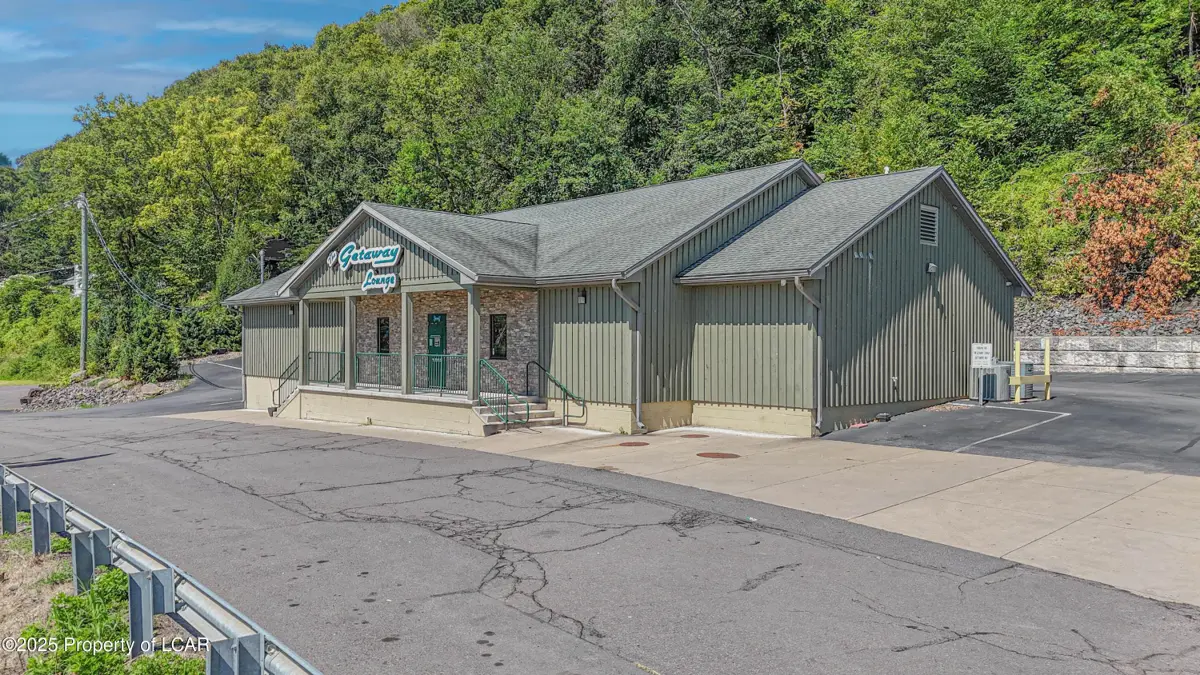 1477 W Main Street, Plymouth - 2 bath - 3,200 SF
