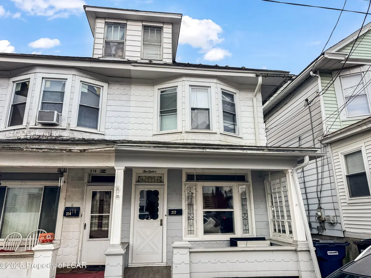 212 Schuylkill Avenue, Shenandoah in Shenandoah