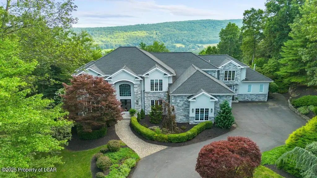 945 Lantern Hill Road, Shavertown in Shavertown