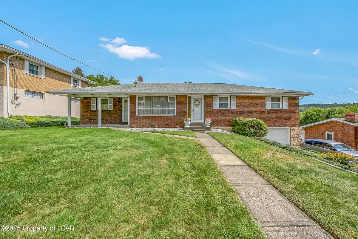 135 Dean Street, Beaver Meadows in Beaver Meadows