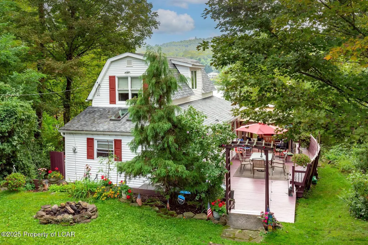 10 Lewis Avenue, Harveys Lake in Harveys Lake