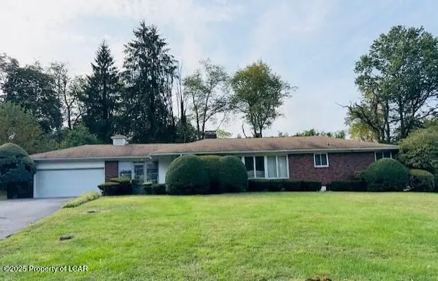 17 Knob Hill Road, Trucksville in Trucksville