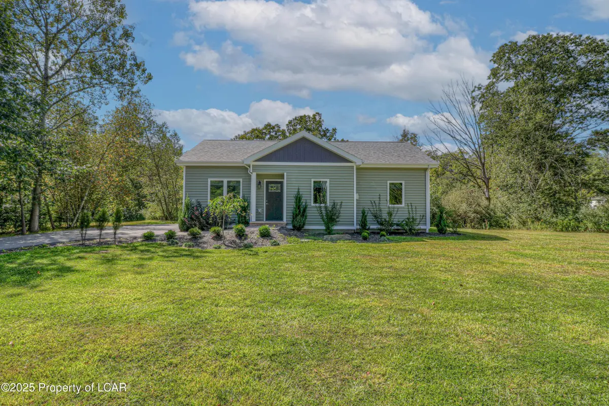 1506 Laurel Drive, Mountain Top in Mountain Top