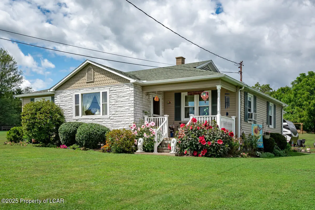 5492 Main Road, Sweet Valley in Sweet Valley