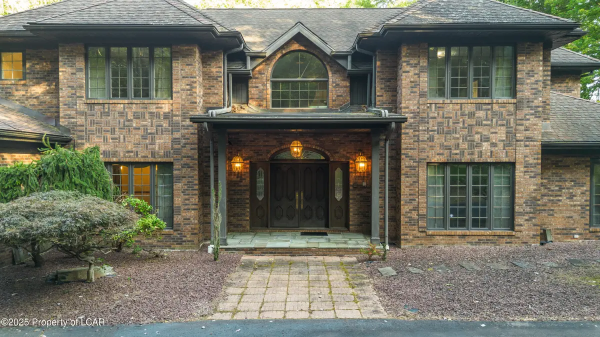 800 Timber Grove Road, Shavertown in Shavertown