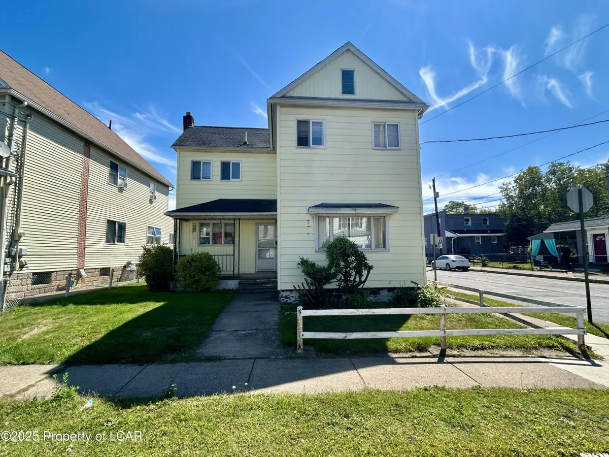 817 Scott Street, Wilkes-Barre in Wilkes-Barre