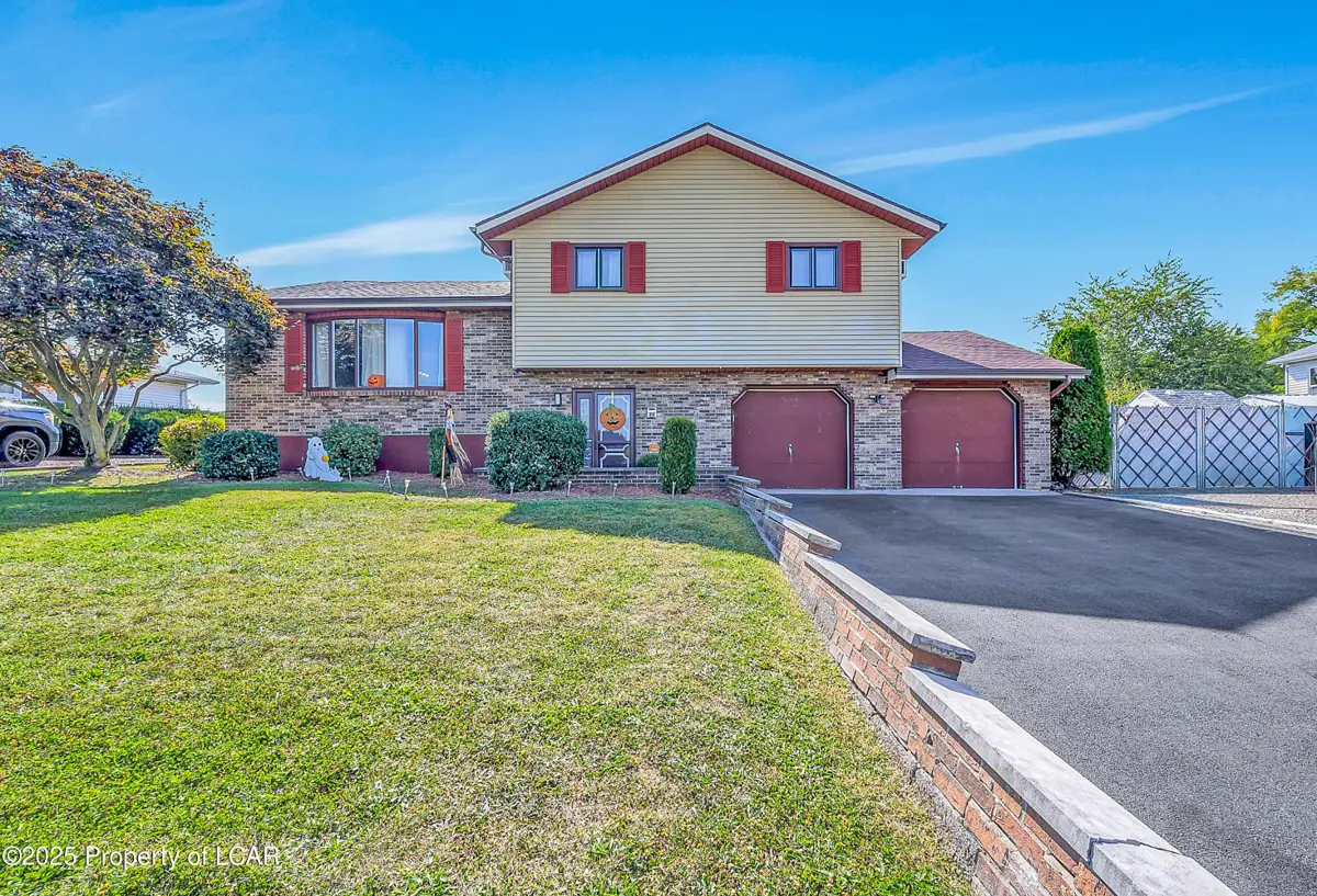314 VANESSA Drive, Hanover Township in Hanover Township