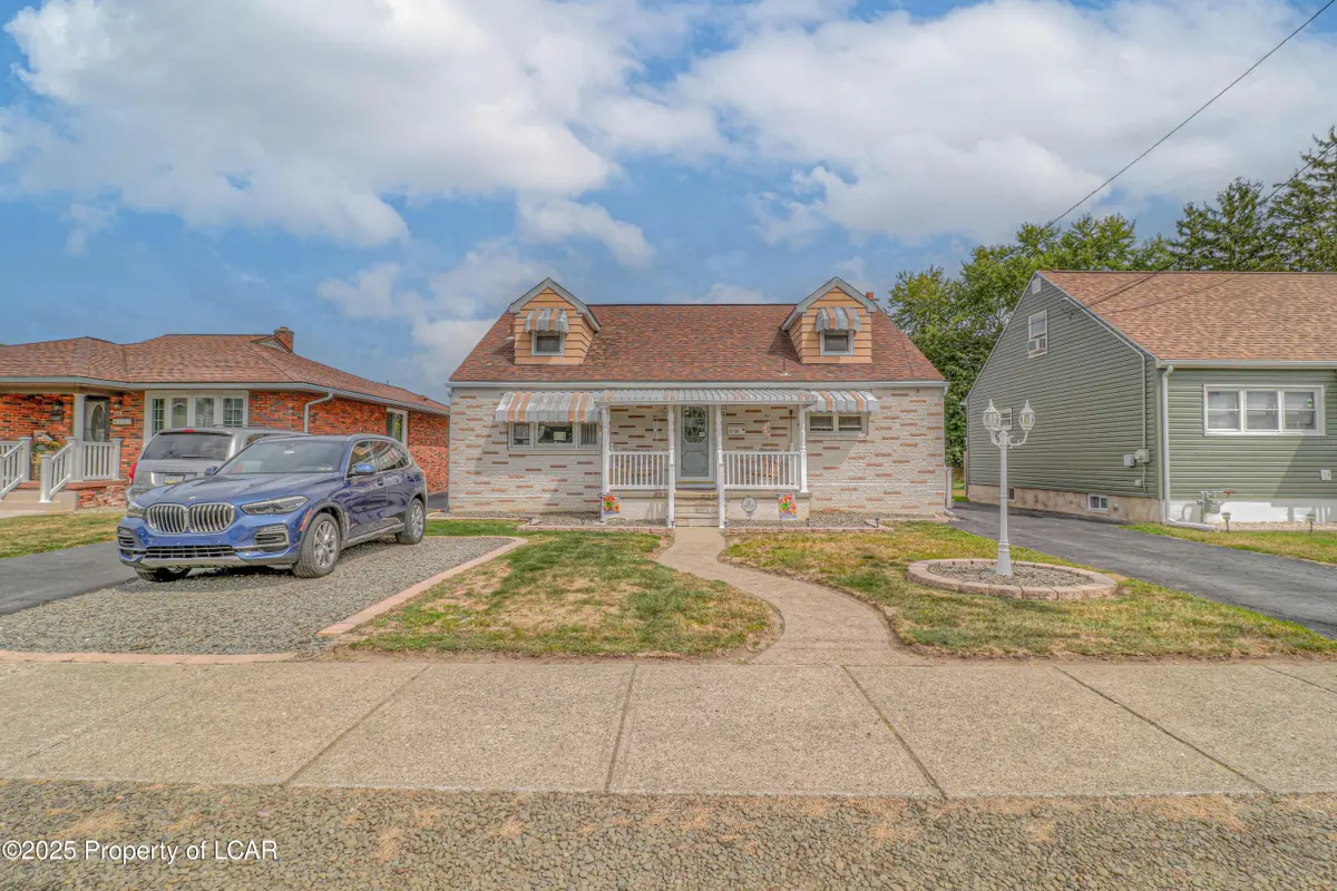121 Penn Avenue, Exeter in Exeter