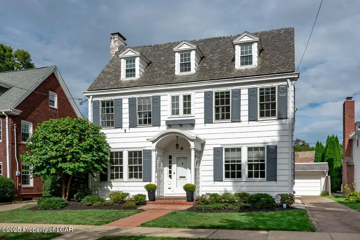 38 Hedge Place, Kingston in Kingston