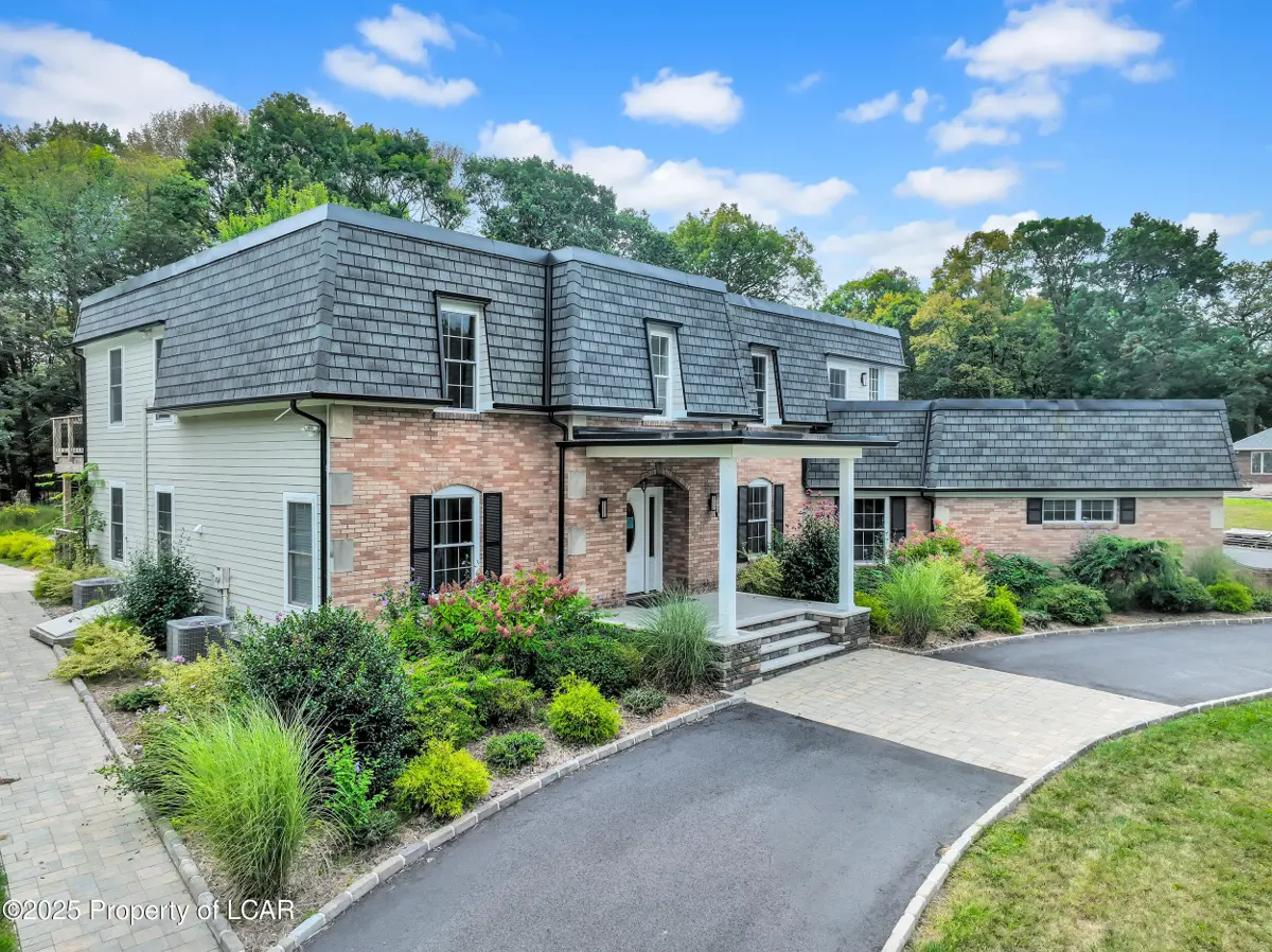 33 Fordham Road, Wilkes-Barre - 6 bed - 5 bath - 4,850 SF