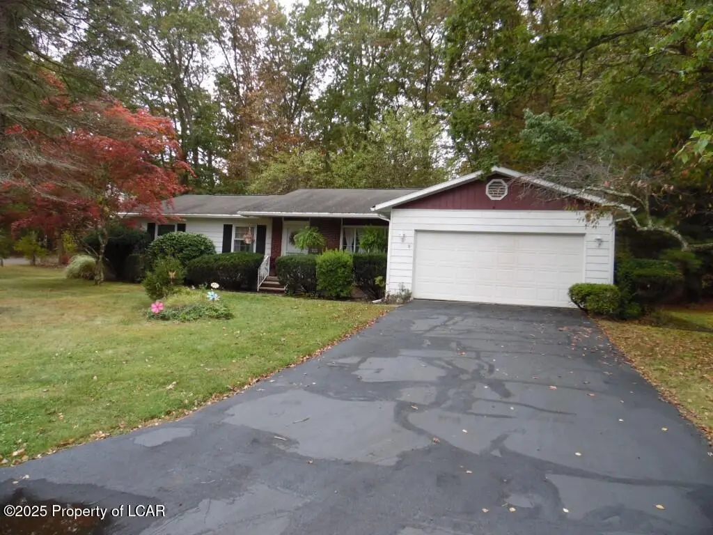 604 Aspen Drive, Mountain Top in Mountain Top