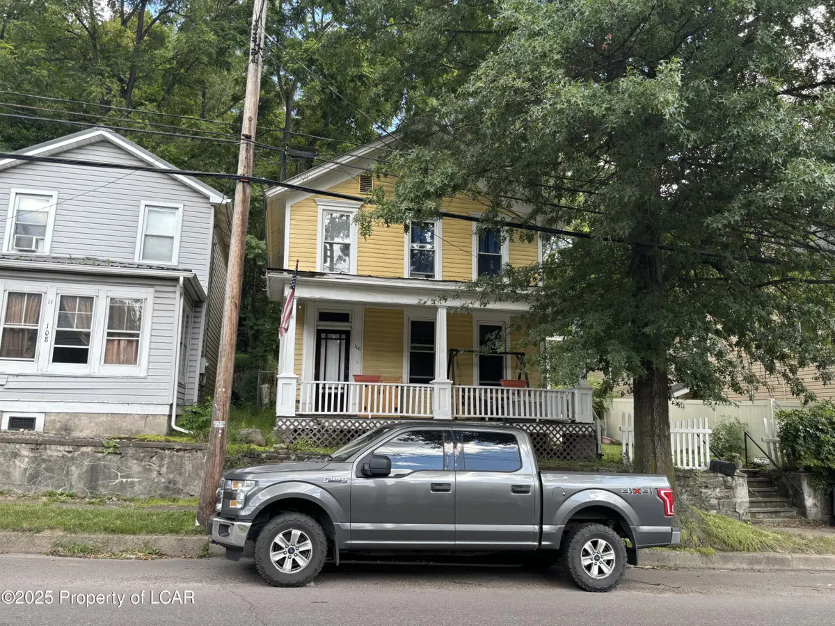 106 W Union Street, Shickshinny in Shickshinny