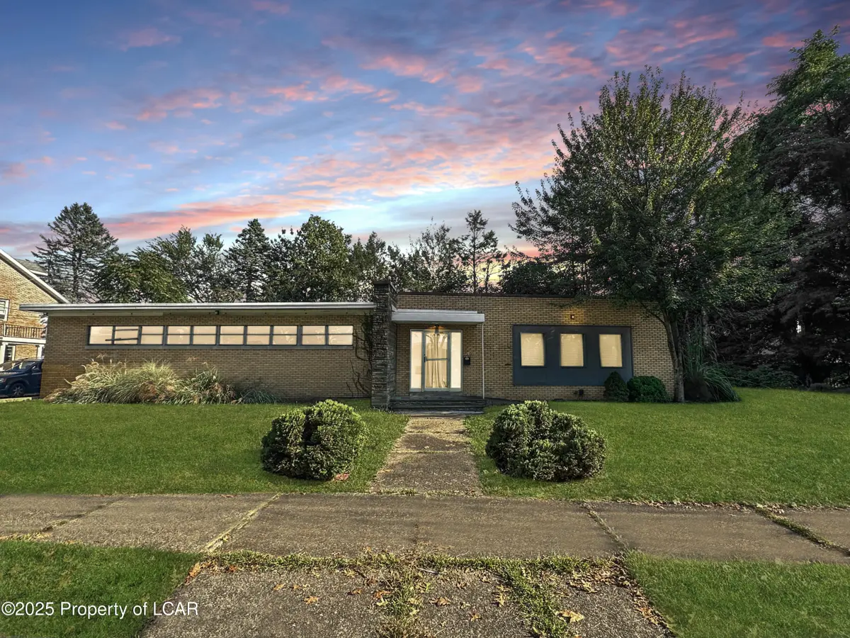 380 Old River Road, Wilkes-Barre in Wilkes-Barre