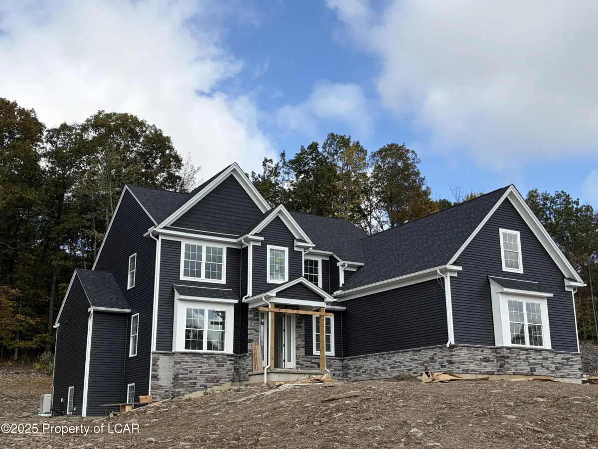 1209 Woodberry Drive, Mountain Top in Mountain Top