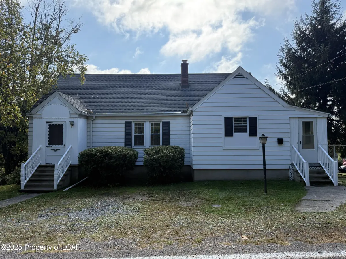 65 E Overbrook Avenue, Shavertown in Shavertown