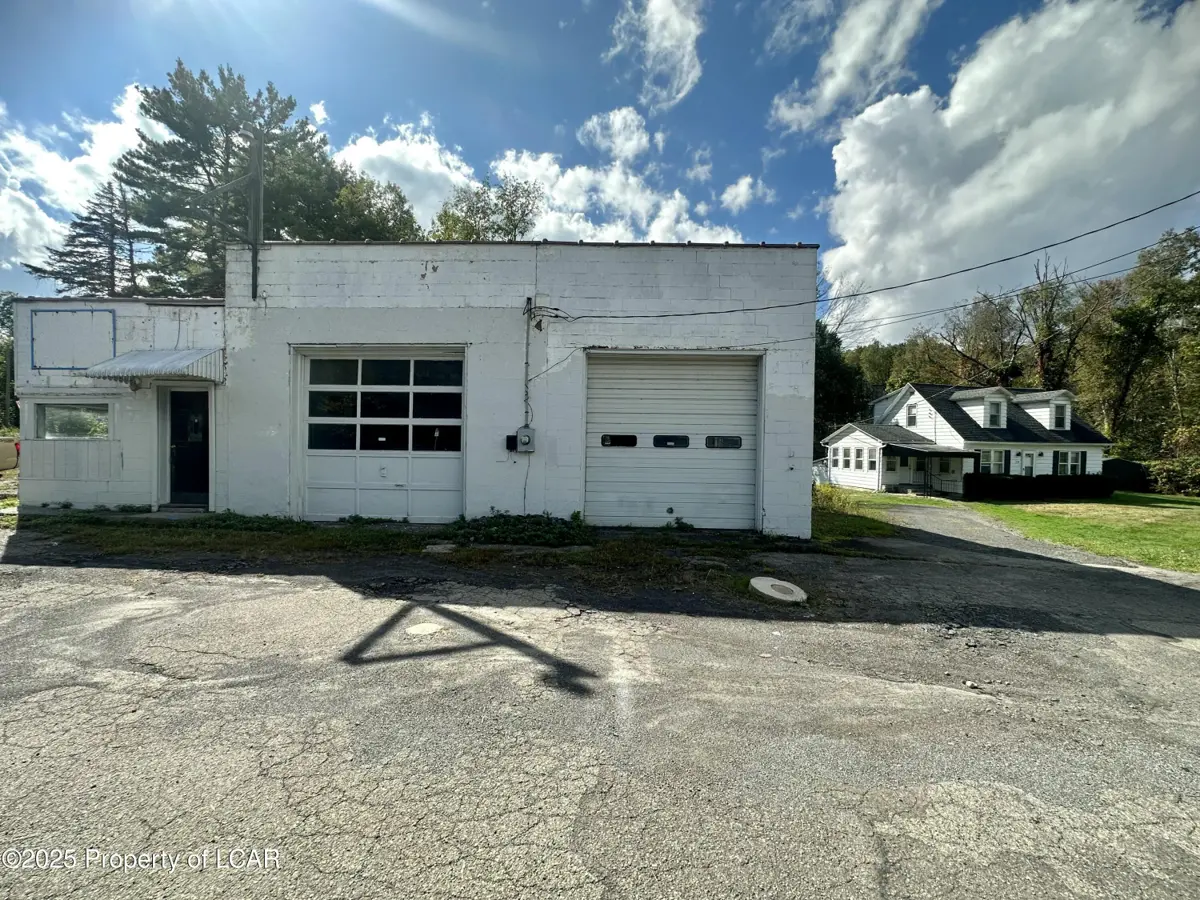 3958 PA-309, Dallas - 2 bath - 3,500 SF