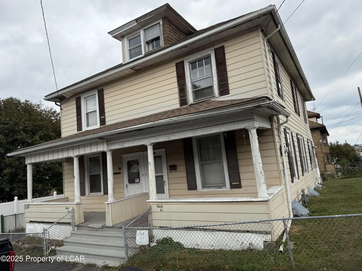 25-27 W Birch Street, Hazleton in Hazleton