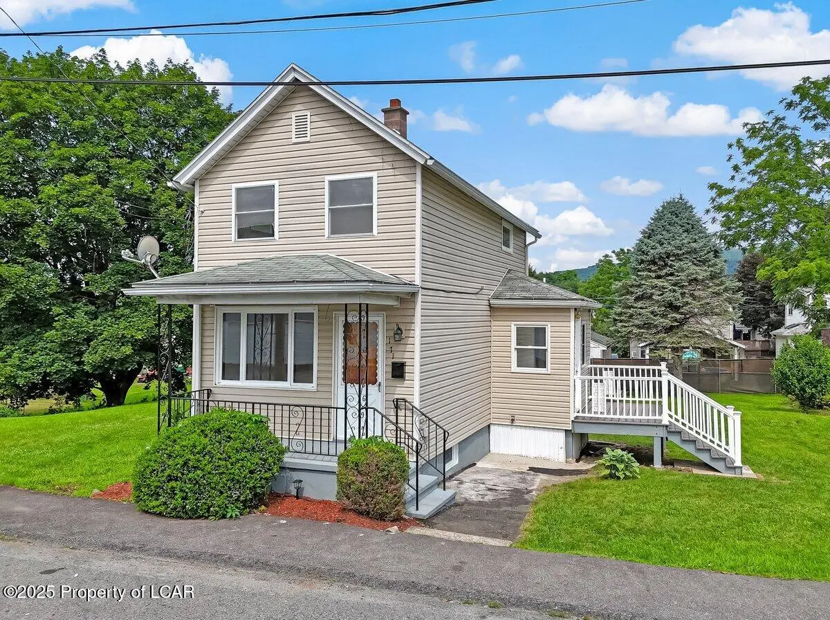 171 Harriet Street, Throop in Throop