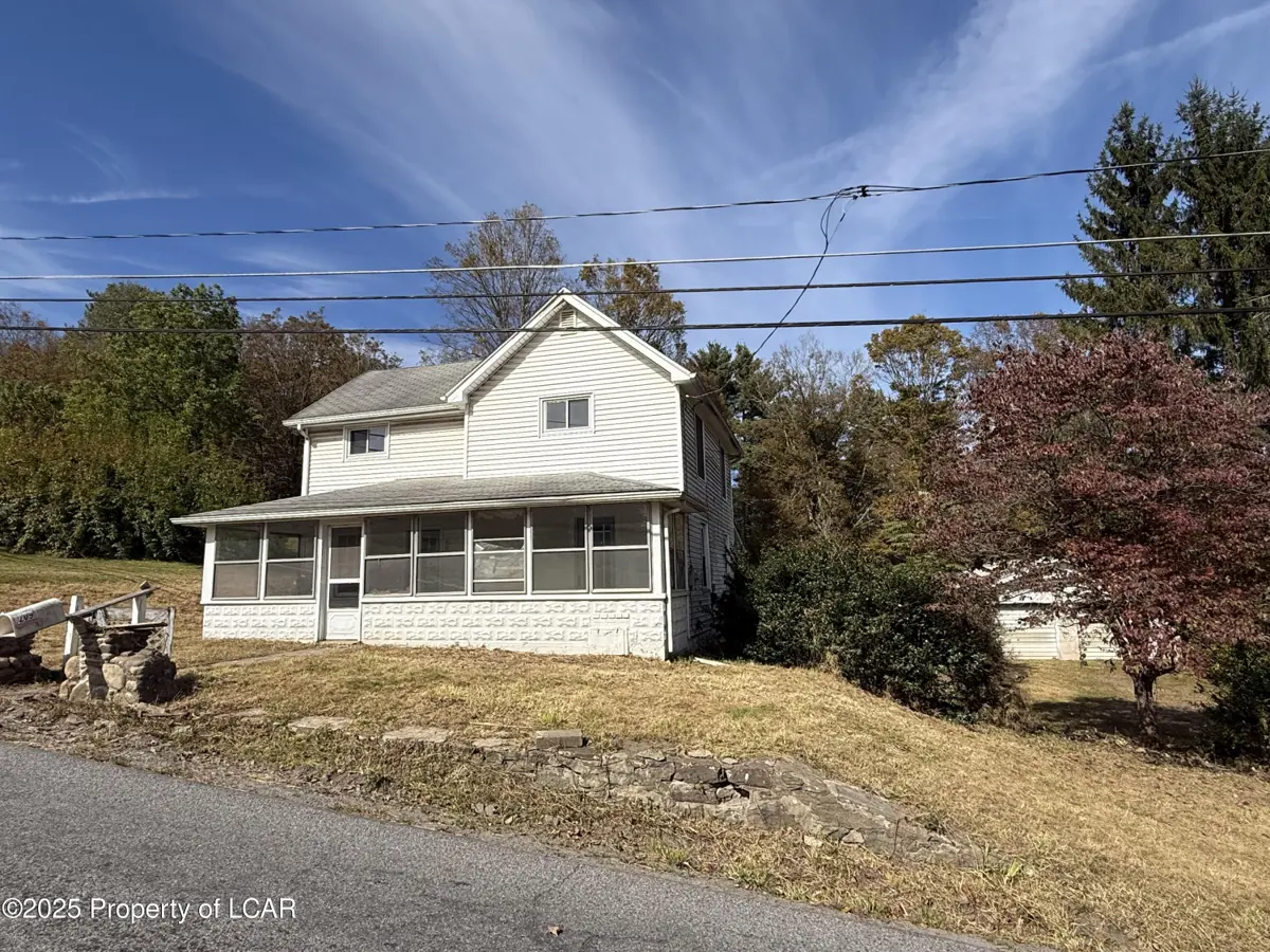 1209 Star Hl Road, Harveys Lake - 3 bed - 1 bath - 1,415 SF