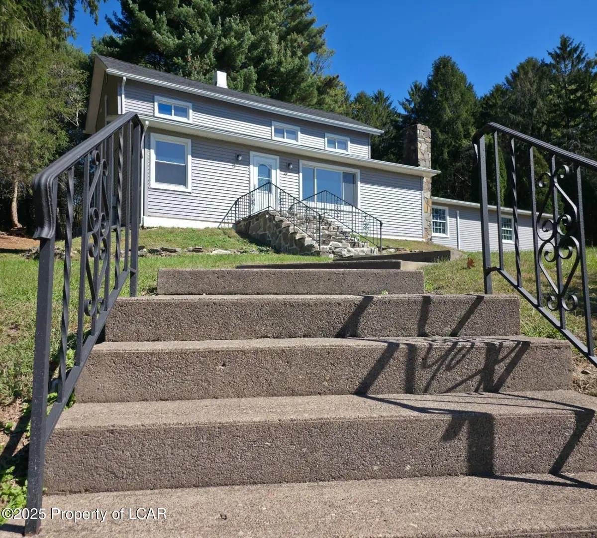 1501 Laurel Drive, Mountain Top in Mountain Top