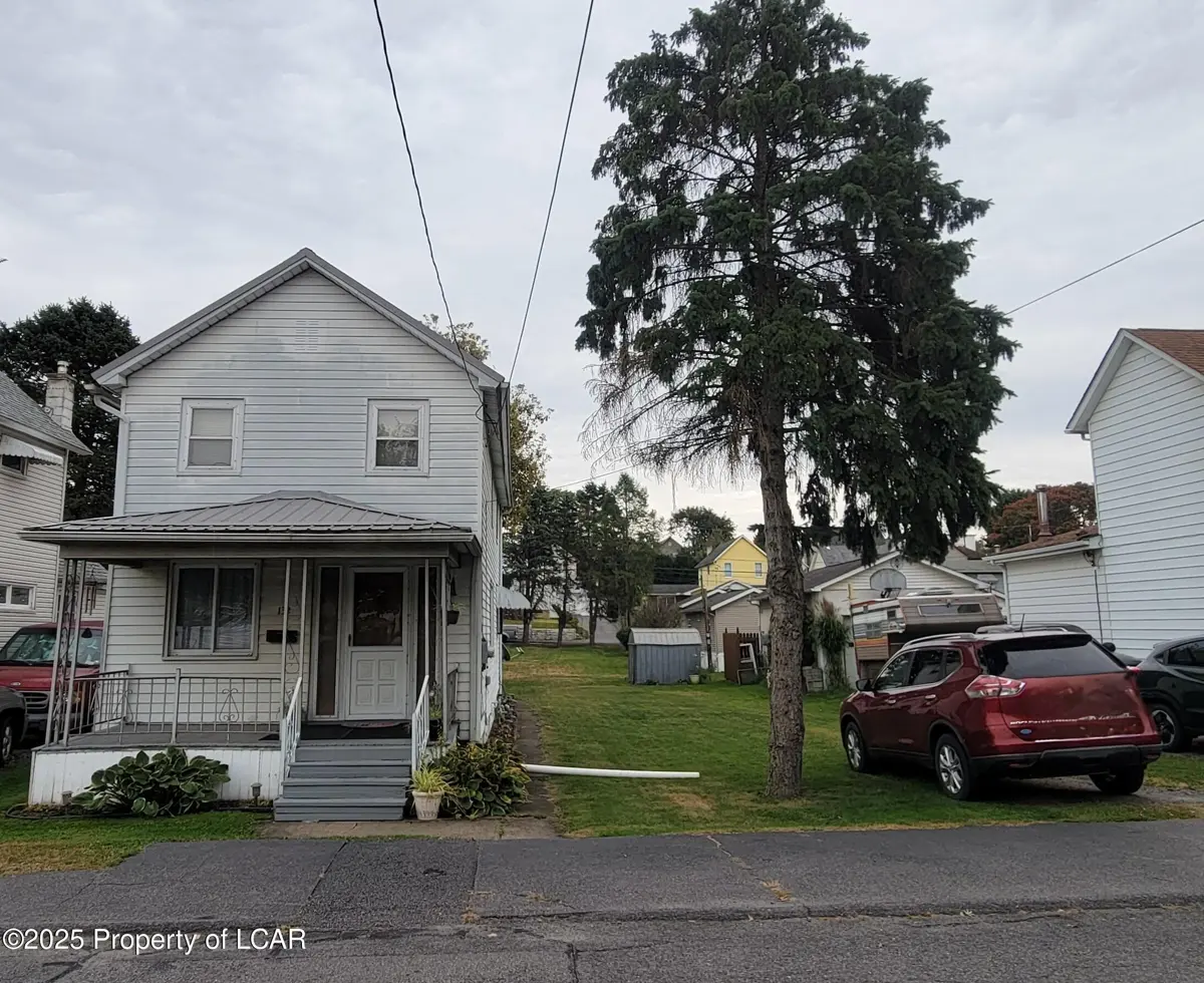 132 Brick Street, Throop in Throop