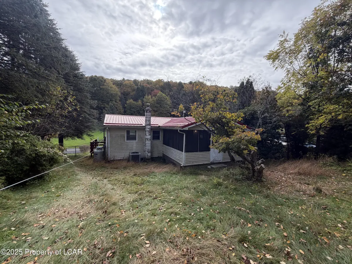 1053 Shickshinny Valley Road, Shickshinny in Shickshinny