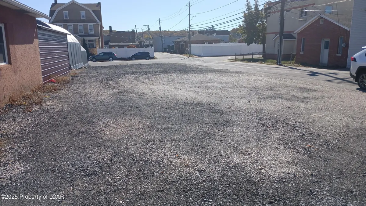 321 E CARLETON Avenue, Hazleton in Hazleton