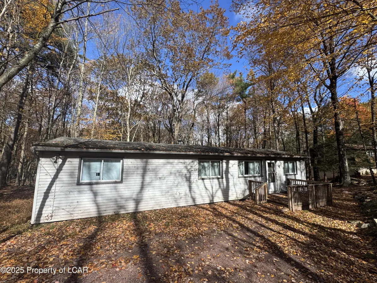 16 Estates Drive, Lake Harmony in Lake Harmony