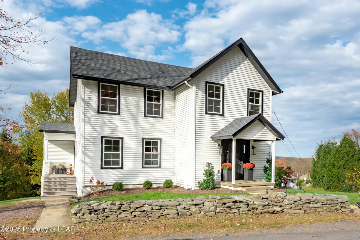 434 Mountain Road, Shavertown in Shavertown