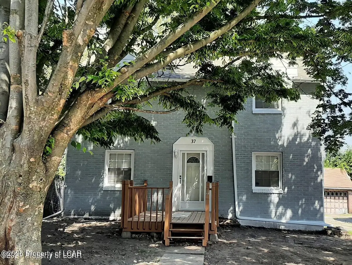 37 S Dawes Avenue, Kingston in Kingston