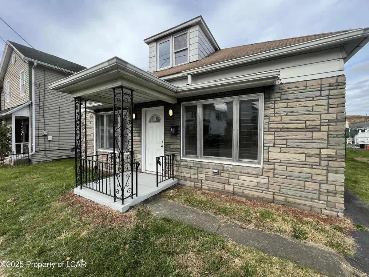 207 Main Street, Duryea in Duryea