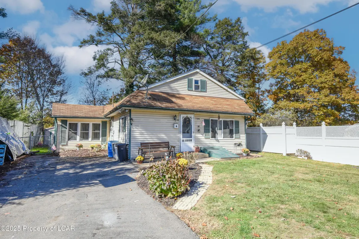 162 E Overbrook Road, Shavertown in Shavertown