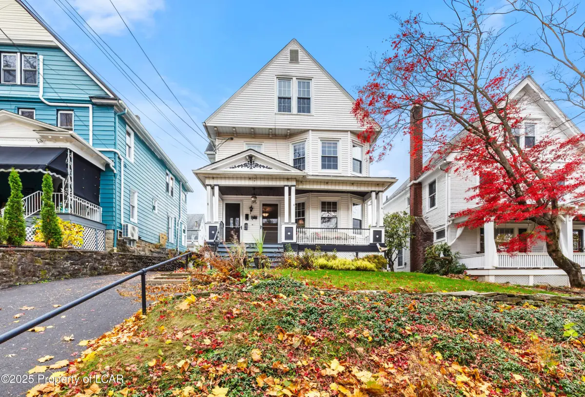944 Woodlawn Street, Scranton in Scranton