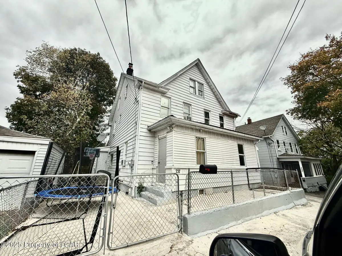 735 W 9th Street, Hazleton in Hazleton