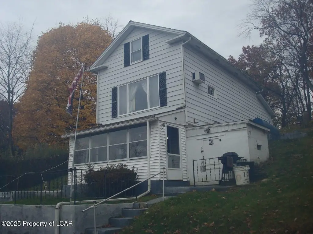 103 Court Street, Wilkes-Barre in Wilkes-Barre