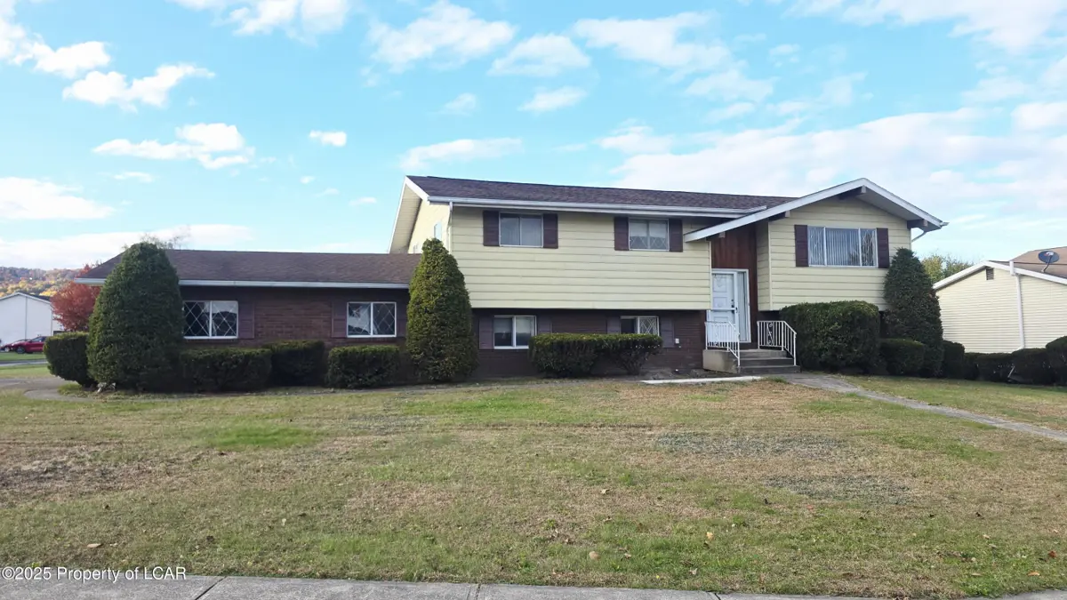 120 E Pheasant Drive, Larksville in Larksville