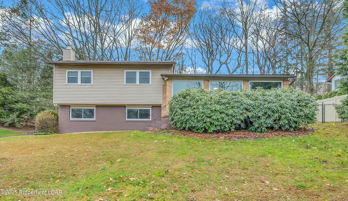18 Pen-Y-Bryn Drive, Scranton in Scranton