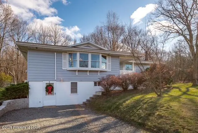 552 Woodlawn Avenue, Mountain Top in Mountain Top