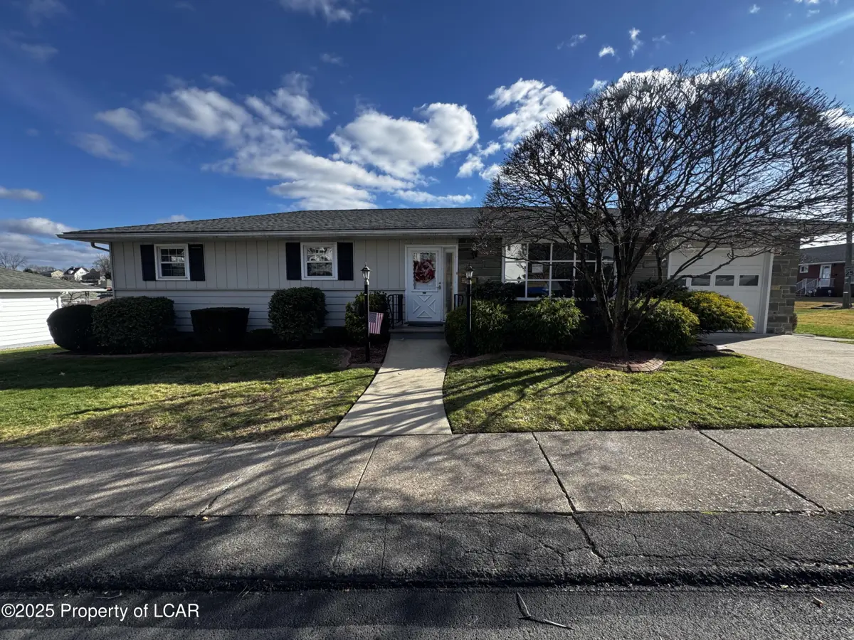 223 Inman Avenue, Hanover Township in Hanover Township