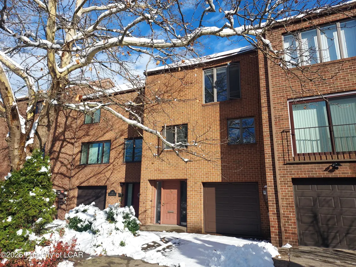 68 Jefferson Lane, Wilkes-Barre in Wilkes-Barre