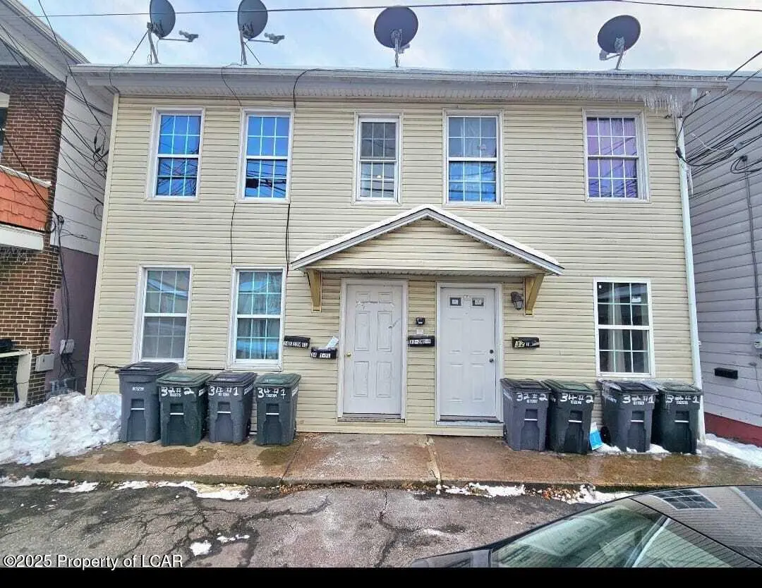32-34 E. 1st St, Hazleton in Hazleton