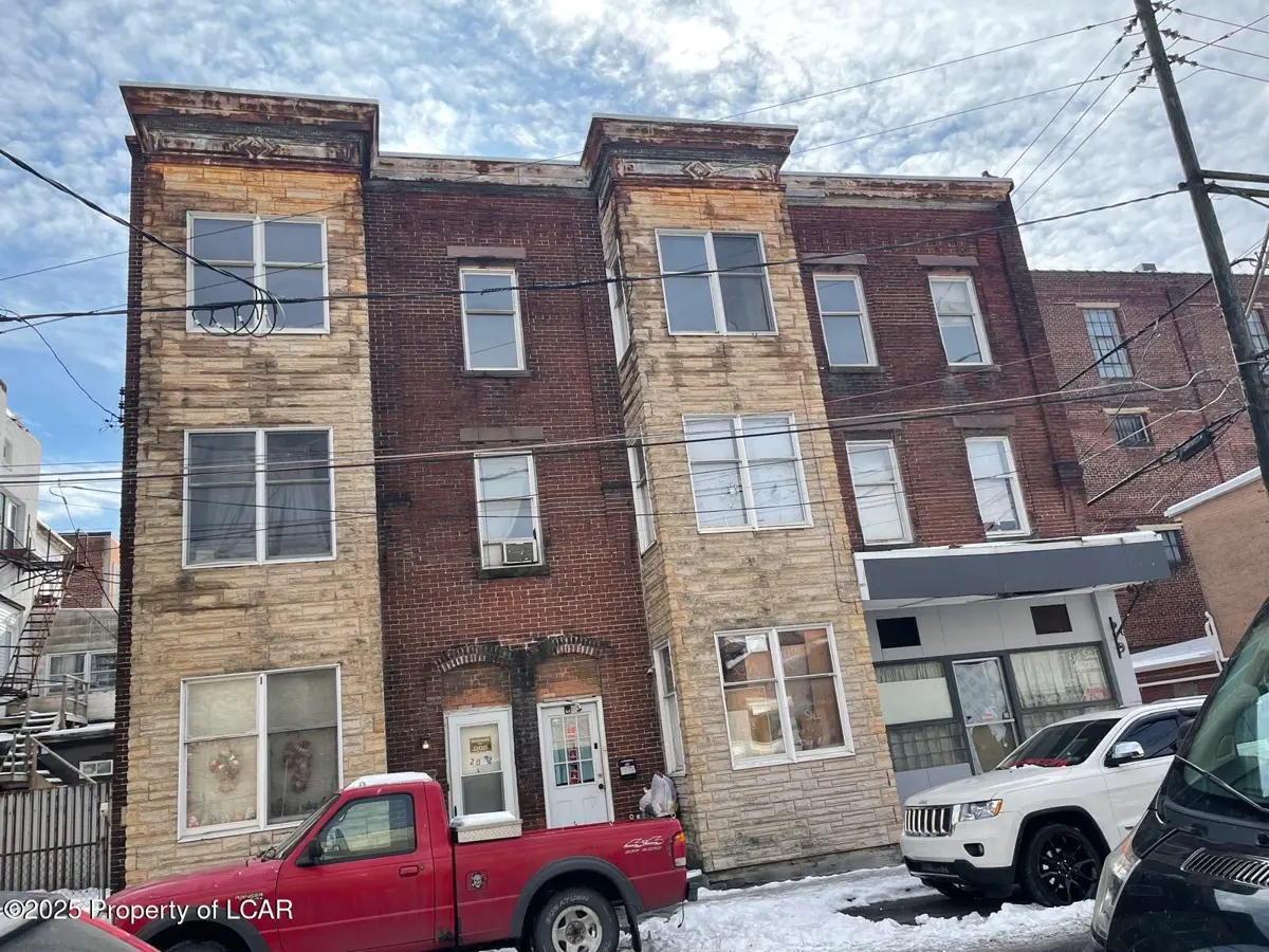 22-24 W Lloyd Street, Shenandoah - 4 bath - 3,096 SF