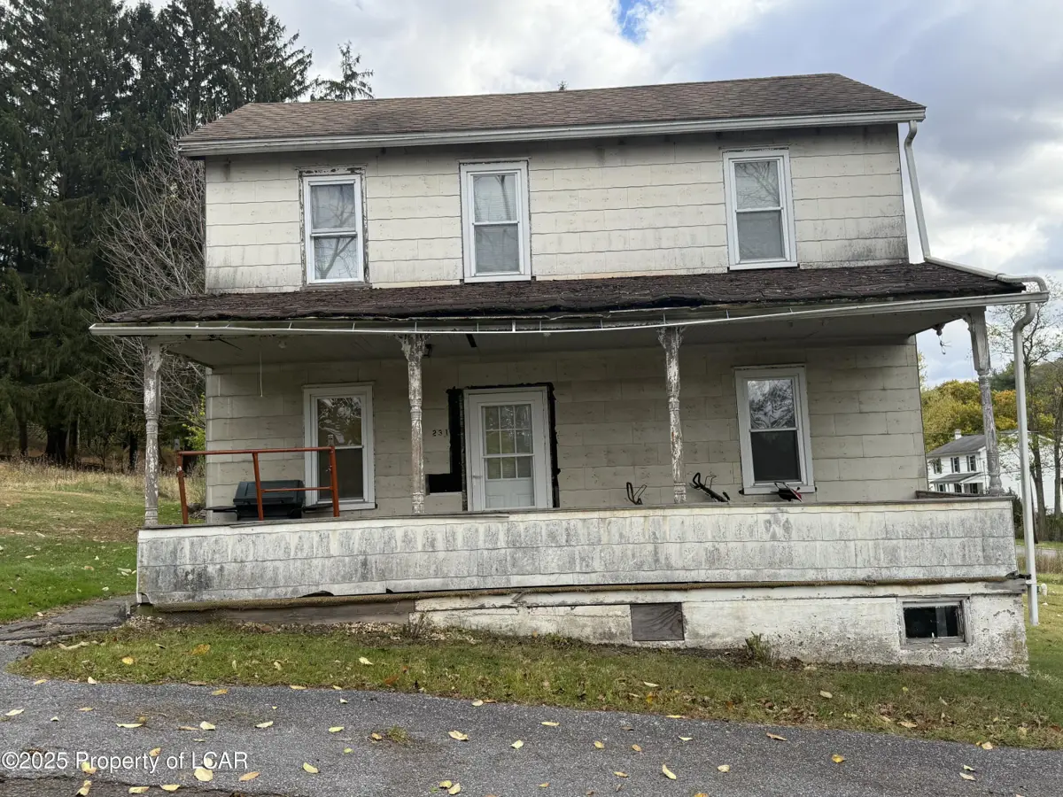 231 Sigmond Street, Weston - 2 bed - 1 bath - 1,350 SF