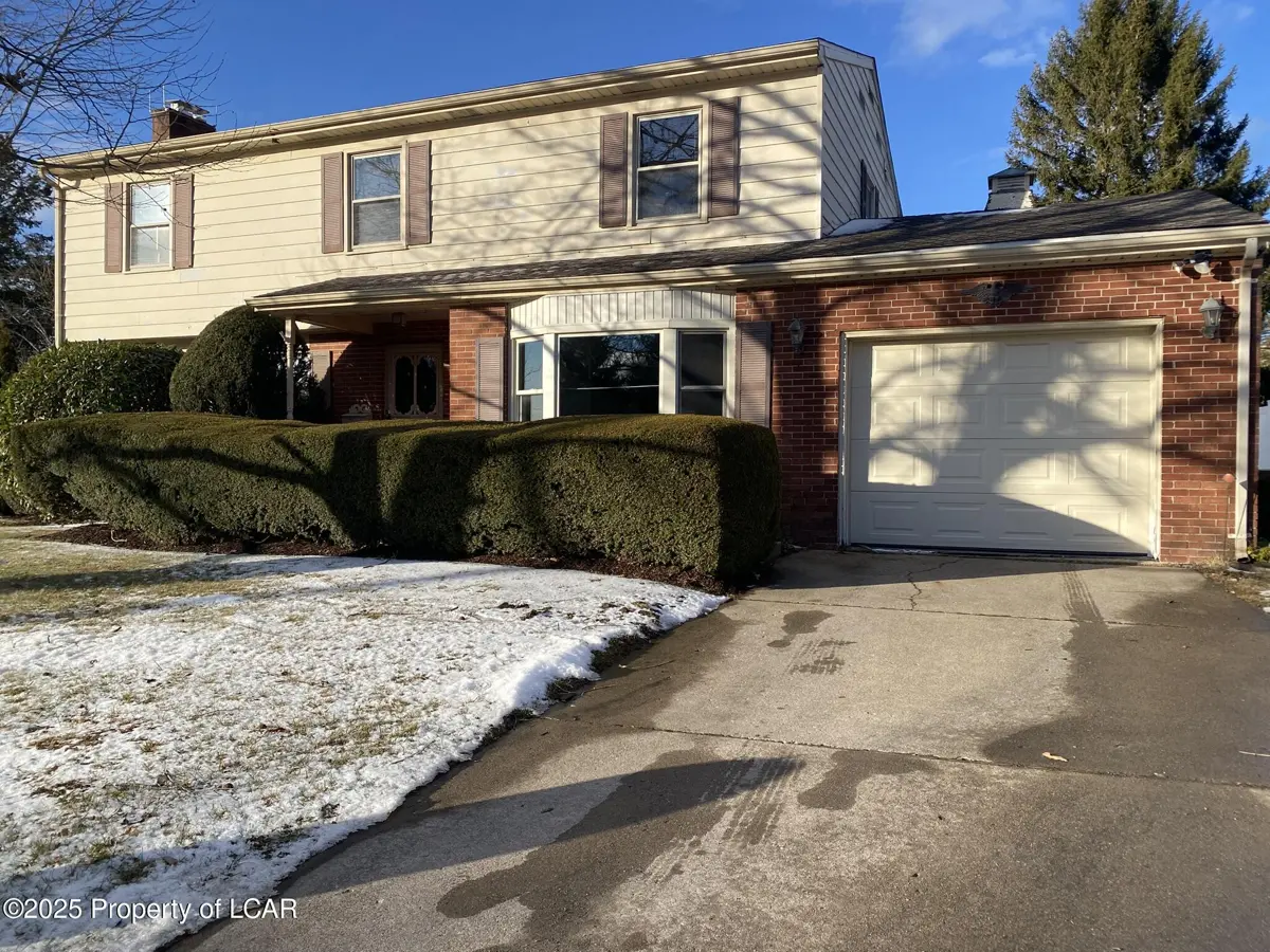 701 E Muir Avenue, Hazleton in Hazleton