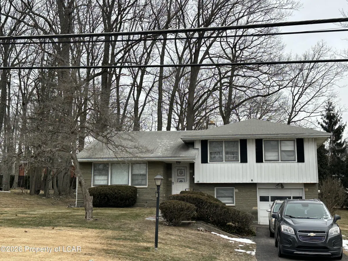 32 Garden Avenue, Mountain Top in Mountain Top