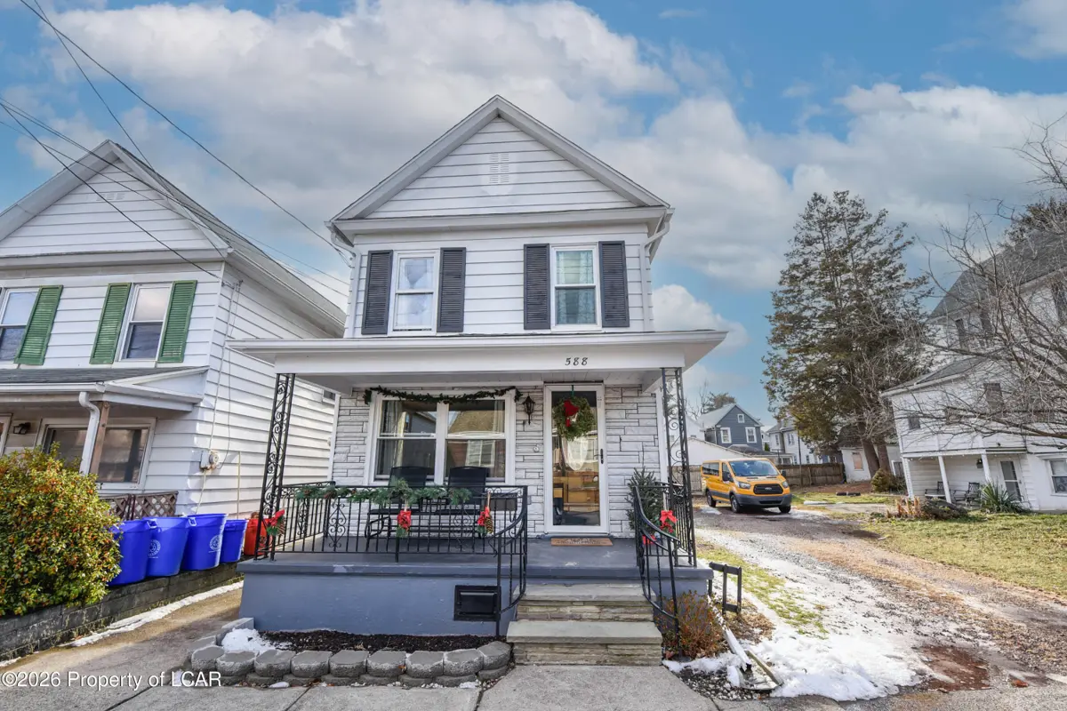 588 Shawnee Street, Hanover Township in Hanover Township