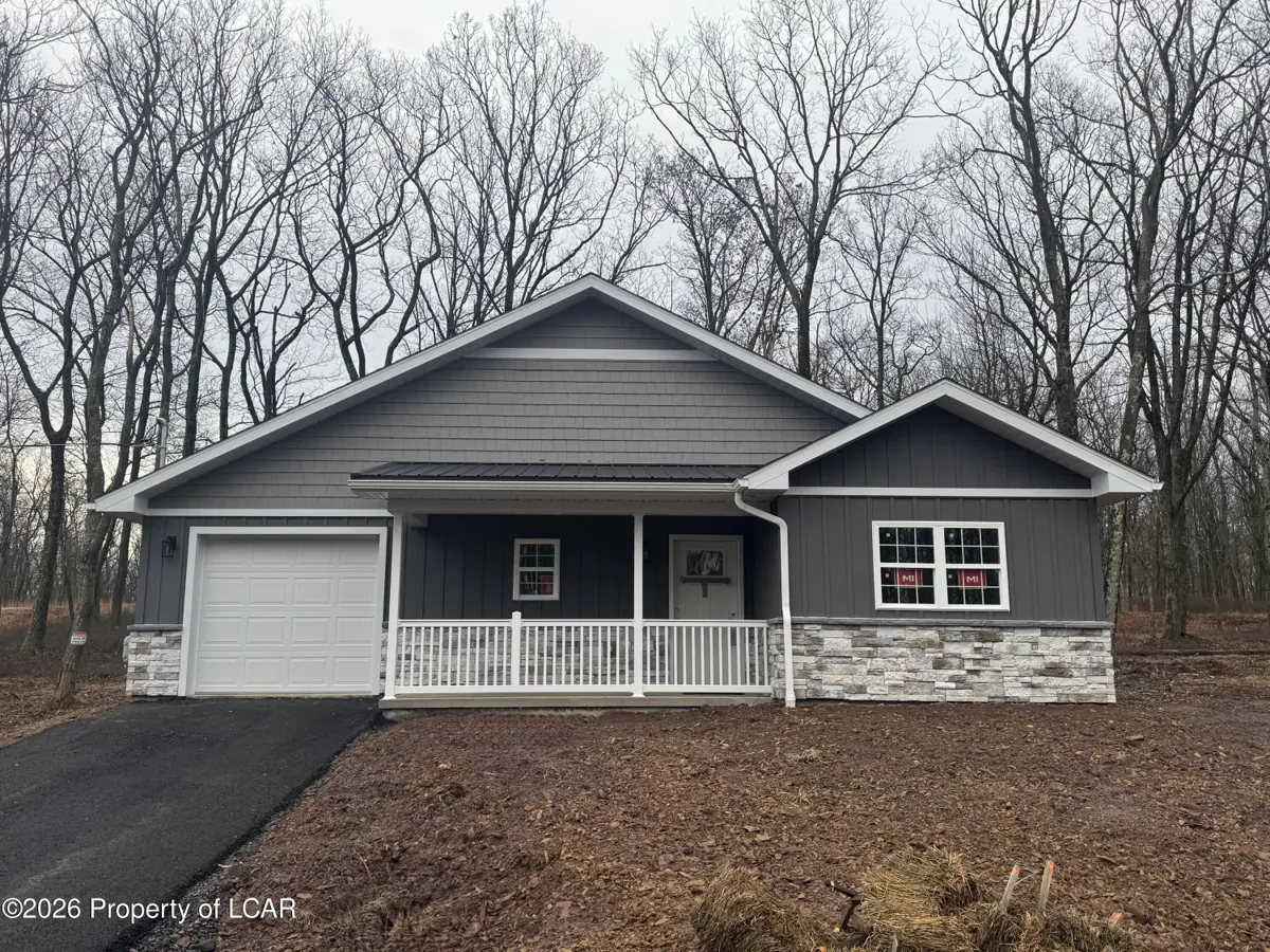103 Hidden Forest Drive, Hazleton - 1 bed - 1 bath - 850 SF